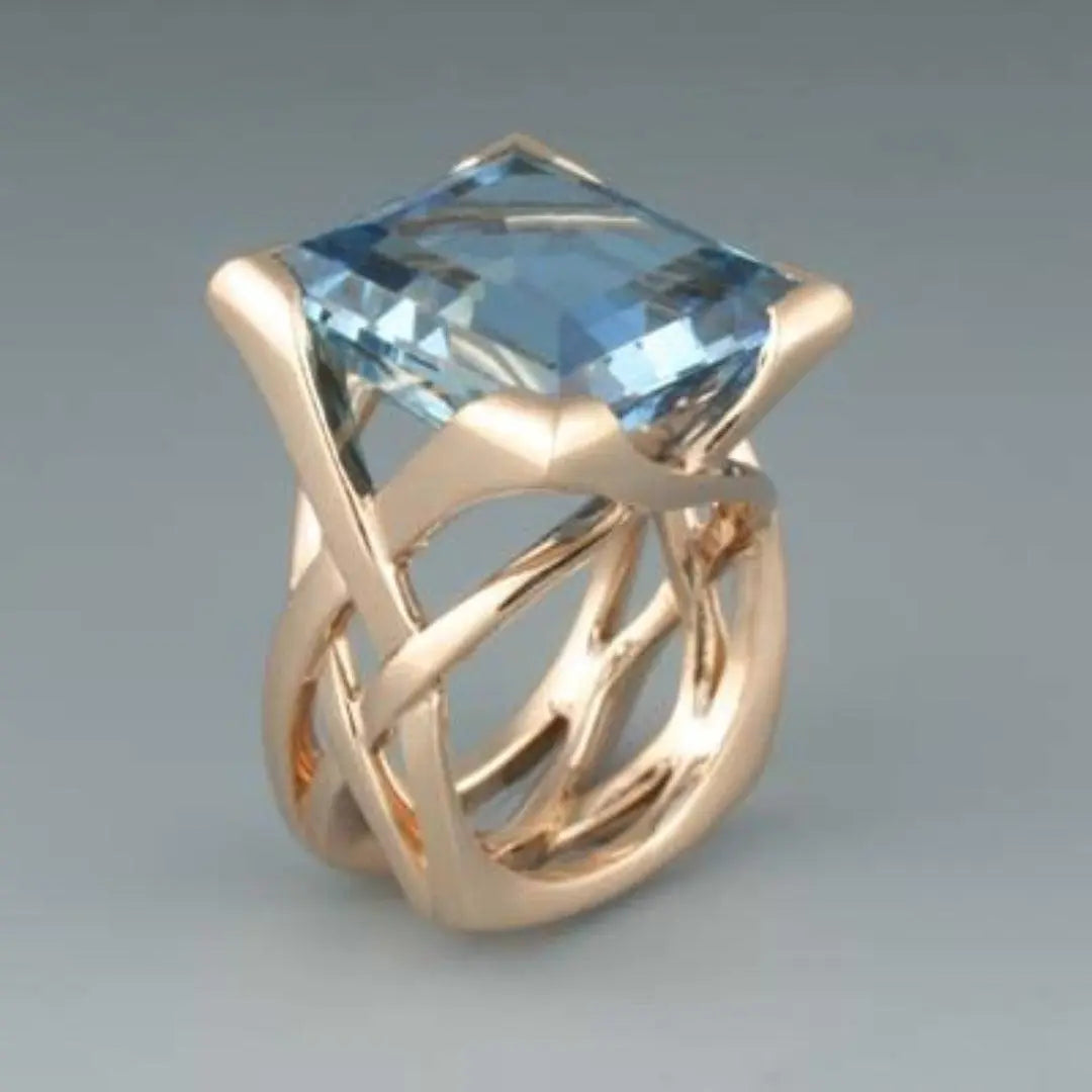 Retro Ring aus Goldene mit blauem Zirkonia