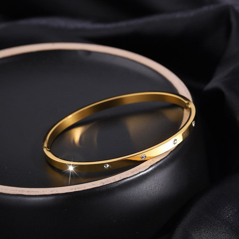 Goldenes Ottavia Lamari Armband