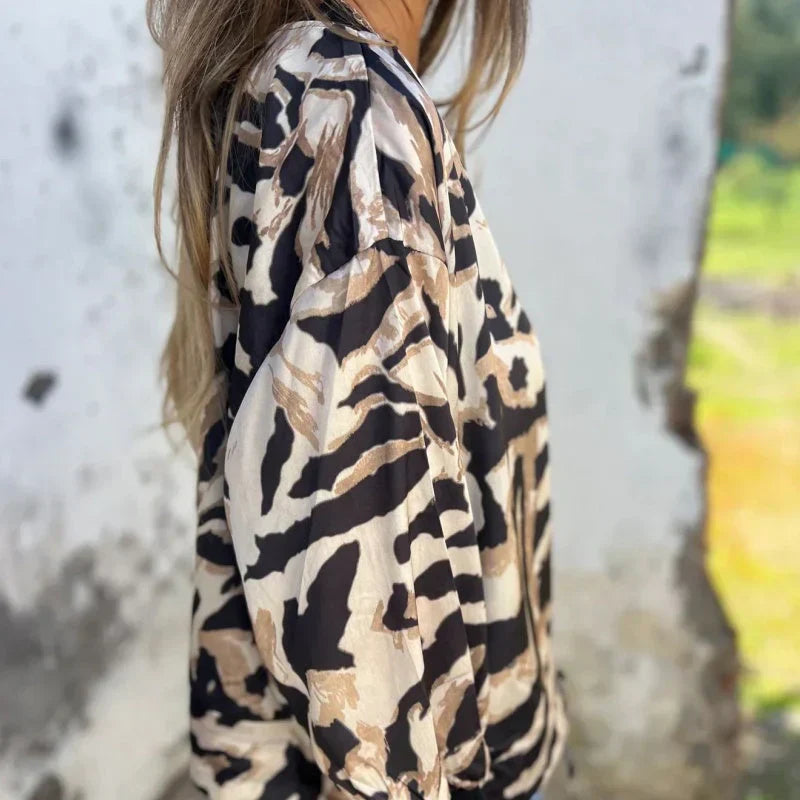 Maríssa Maria Bomberjacke mit Zebra Drucken und Reißverschluss