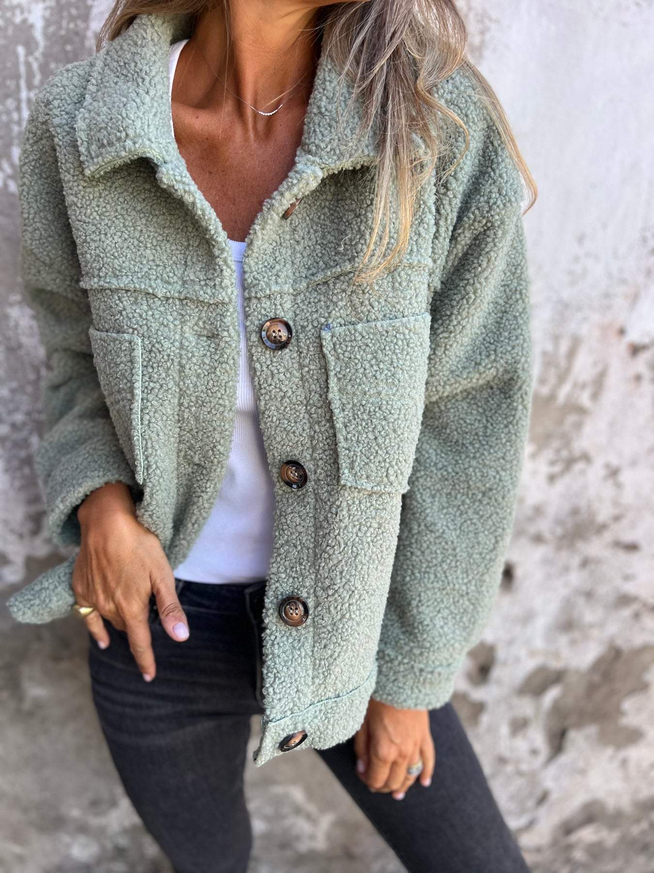 Aluna – Damenjacke mit Reverskragen im lässigen schick