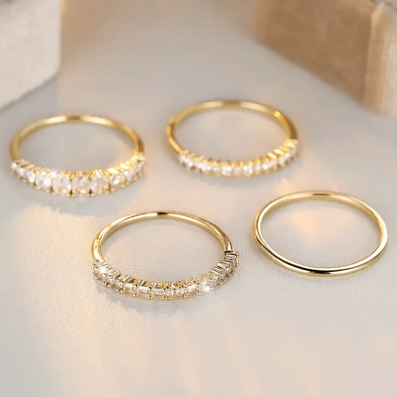 Goldene Zirkonia-Stapelringe