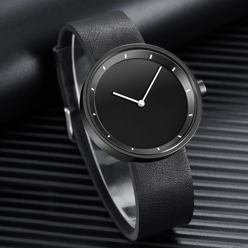 Quarz Armbanduhr im minimalistischen Stil
