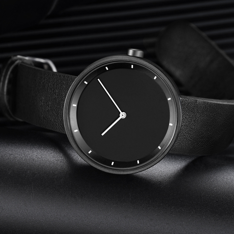 Quarz Armbanduhr im minimalistischen Stil