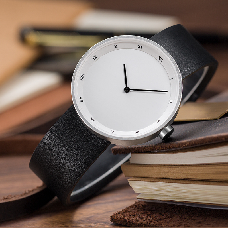 Quarz Armbanduhr im minimalistischen Stil