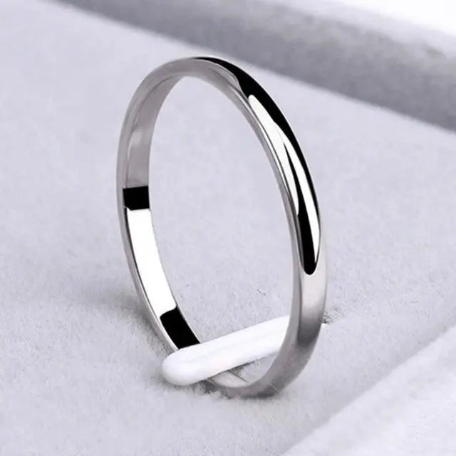 Einfacher Ring aus Goldene und Silber