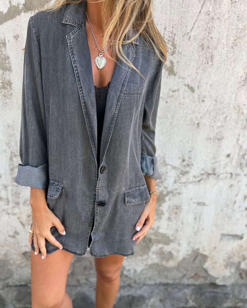 Amy – Moderner Jeansblazer im legeren Stil