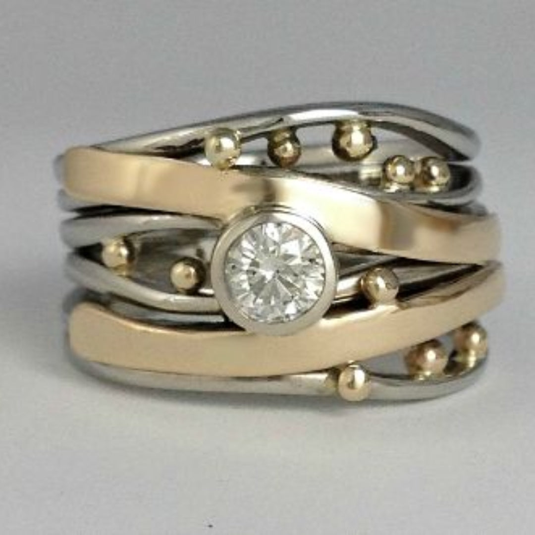 Königlich Goldene eingelegter Zirkonia Ring