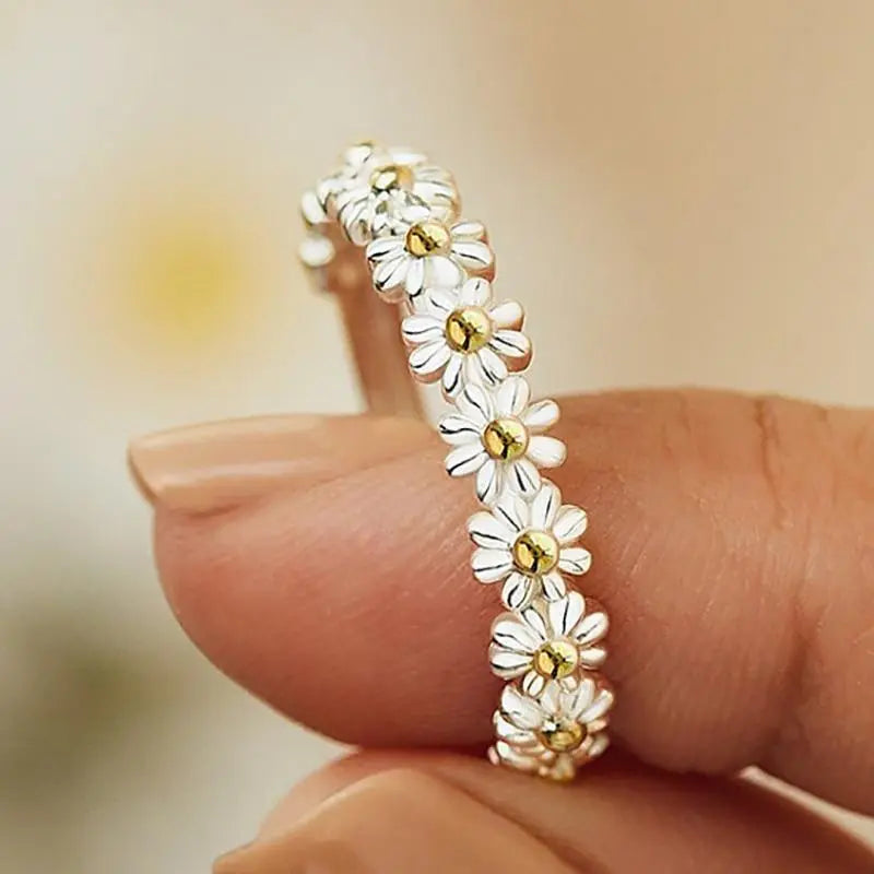 Verstellbarer Ring aus Silber mit handbemalter Emaille-Margerite