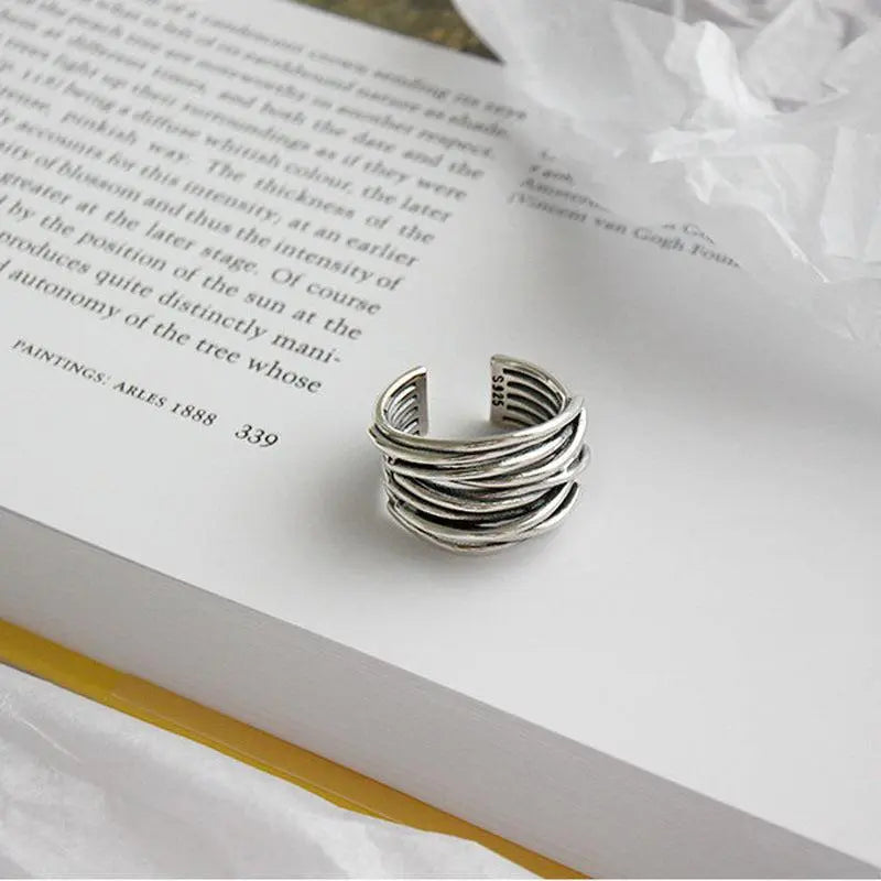 Verstellbarer Ring mit Silberschicht