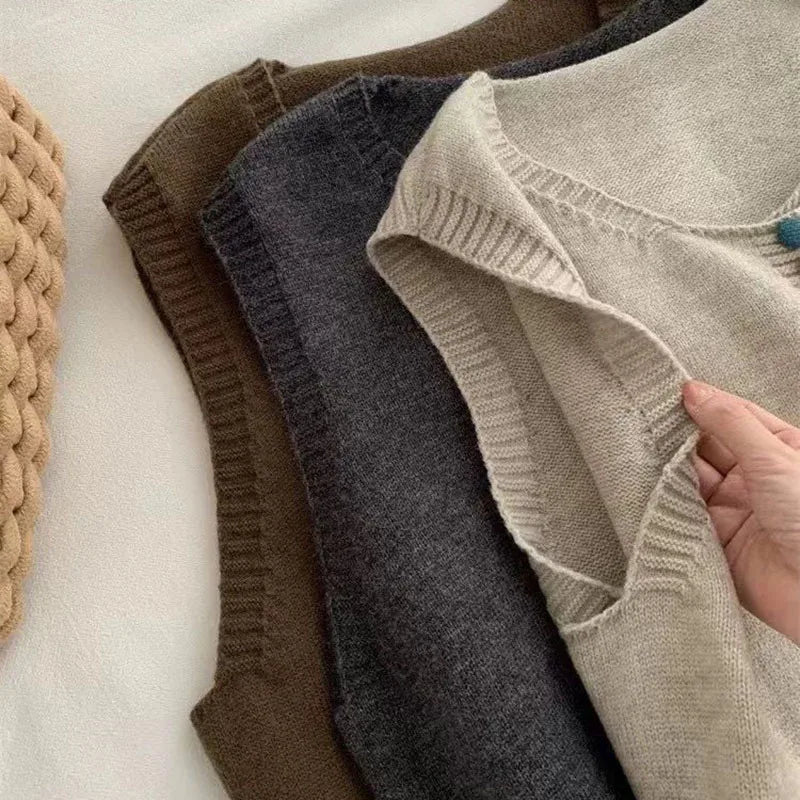 THE MARIBEL | STRICKWESTE MIT FARBIGEN KNÖPFEN