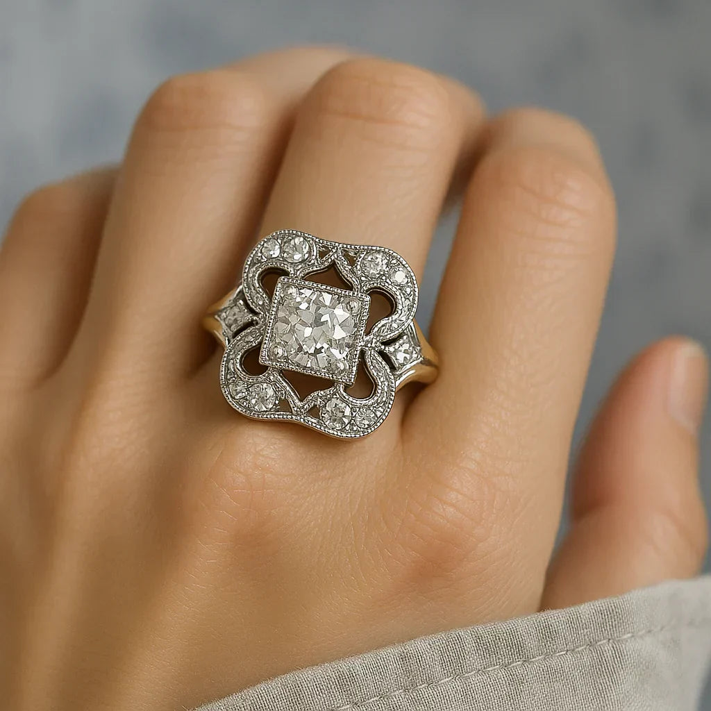 Retro Ring aus Zirkonia und Goldene